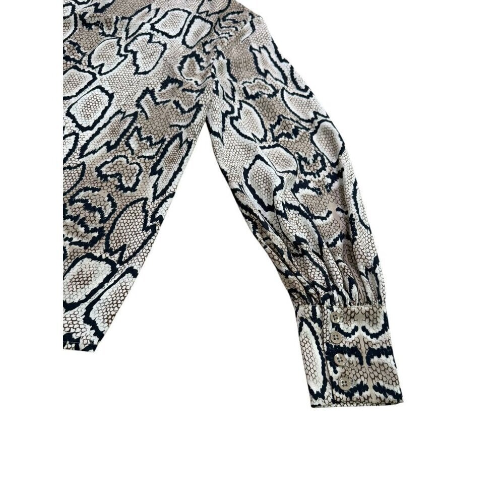 Cabi Serpentine Snake Print Blouse Size M - Picture 11 of 13